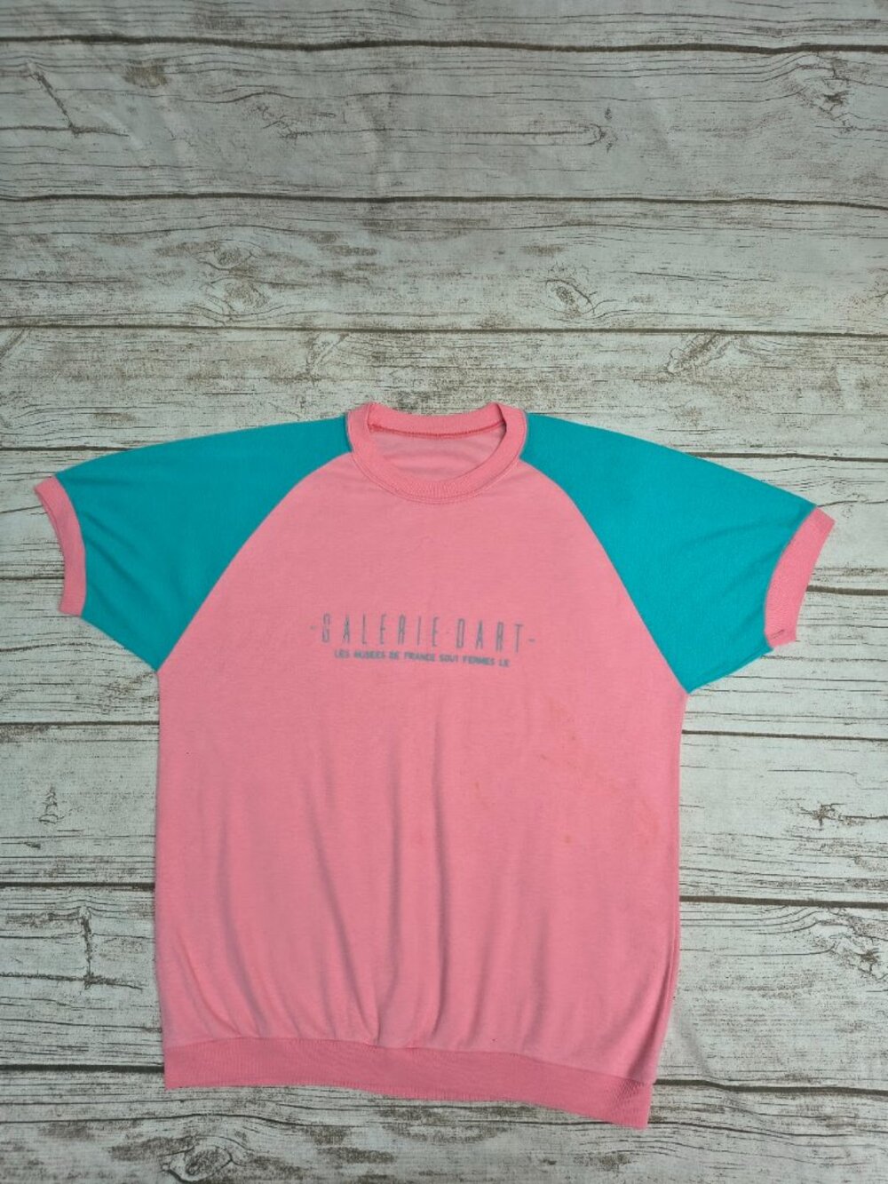Vintage French Galerie Dart Musees De France Pink Teal Colorblock T Shirt